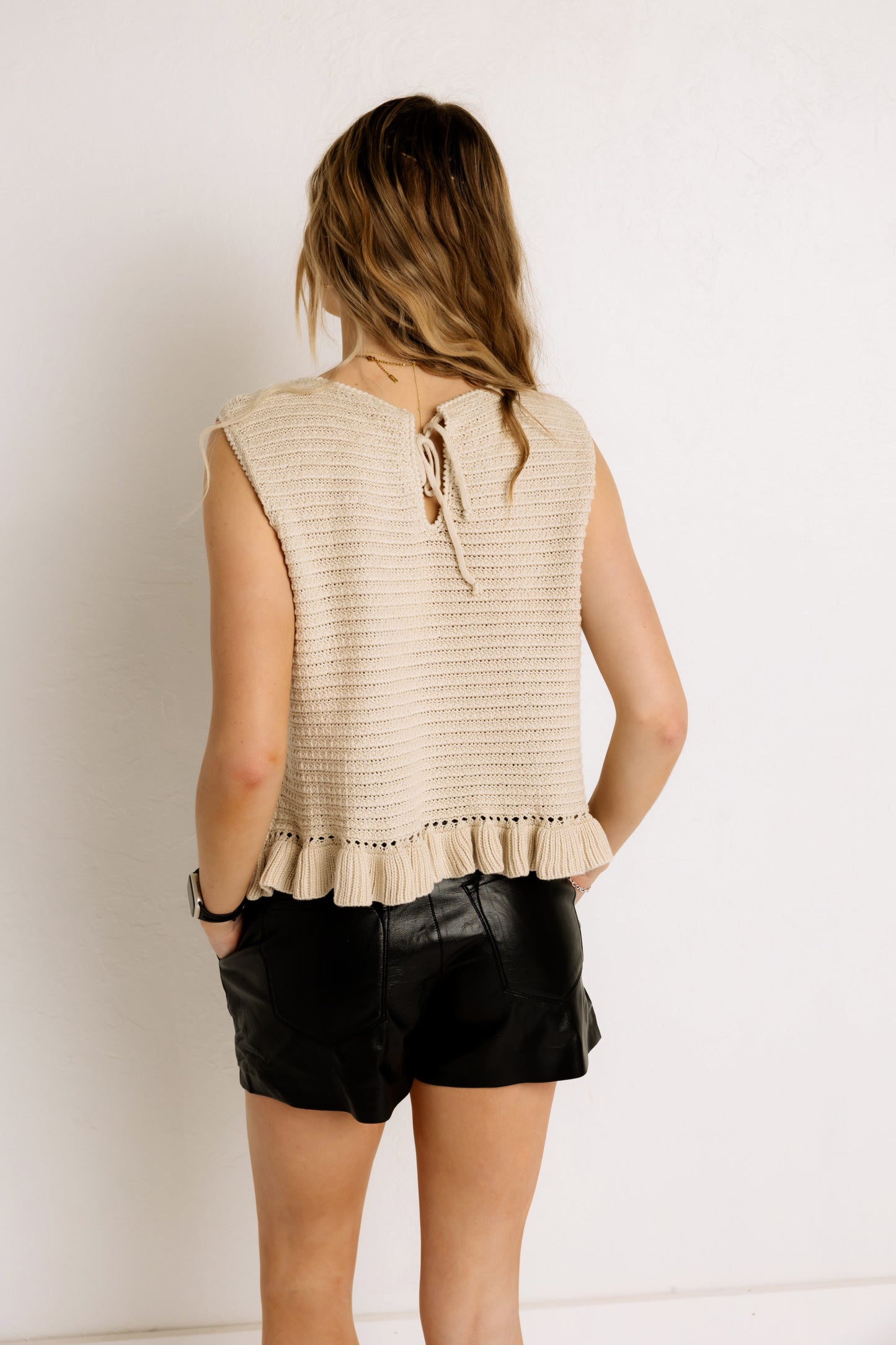 Textured Ruffle Hem Sweater Tank in Shell