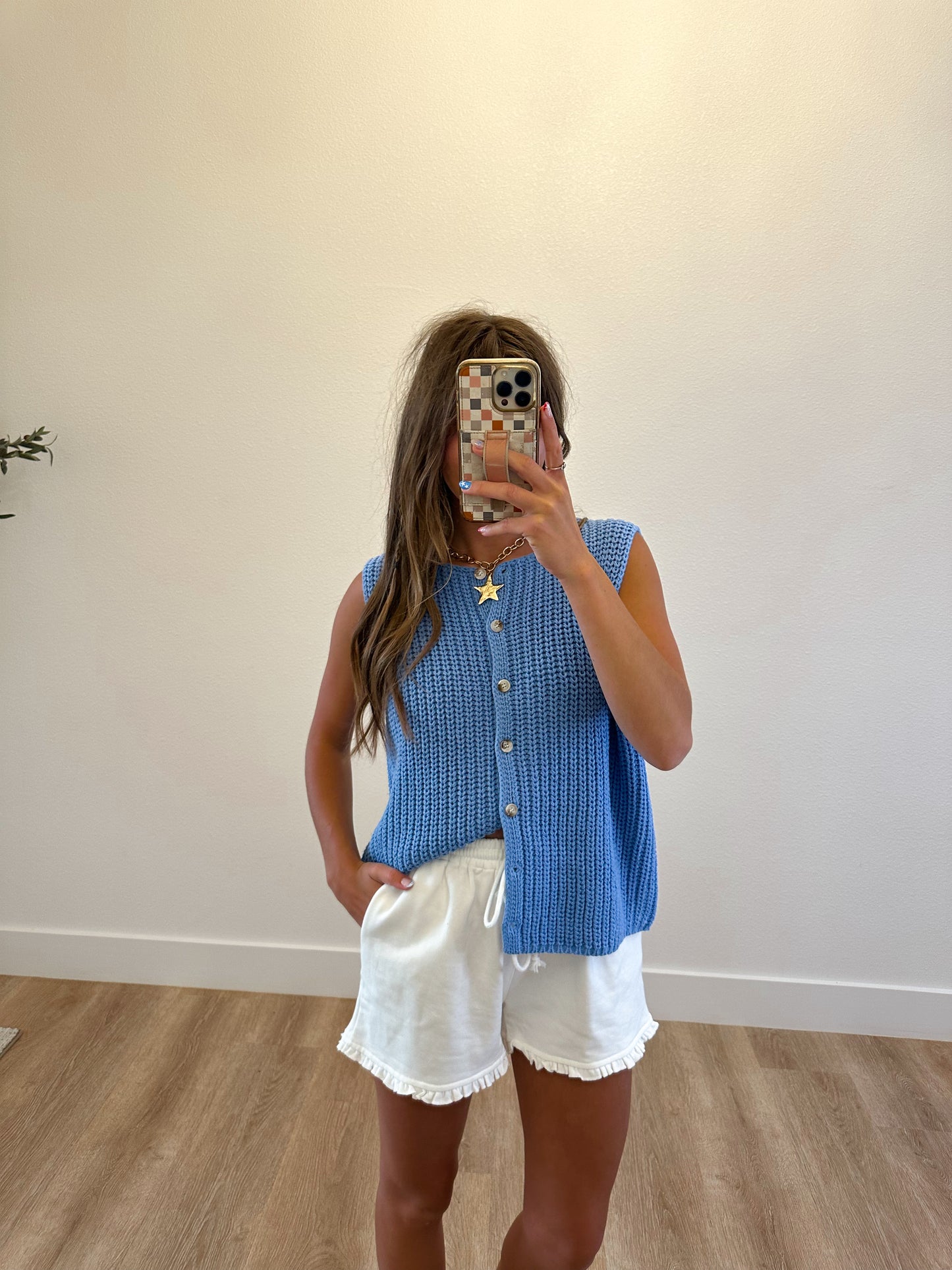 Ruffled Shorts in White (100% COTTON)